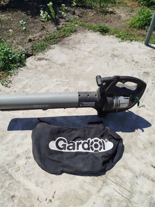 Пылесос для листьев двухтактный 0.7kw