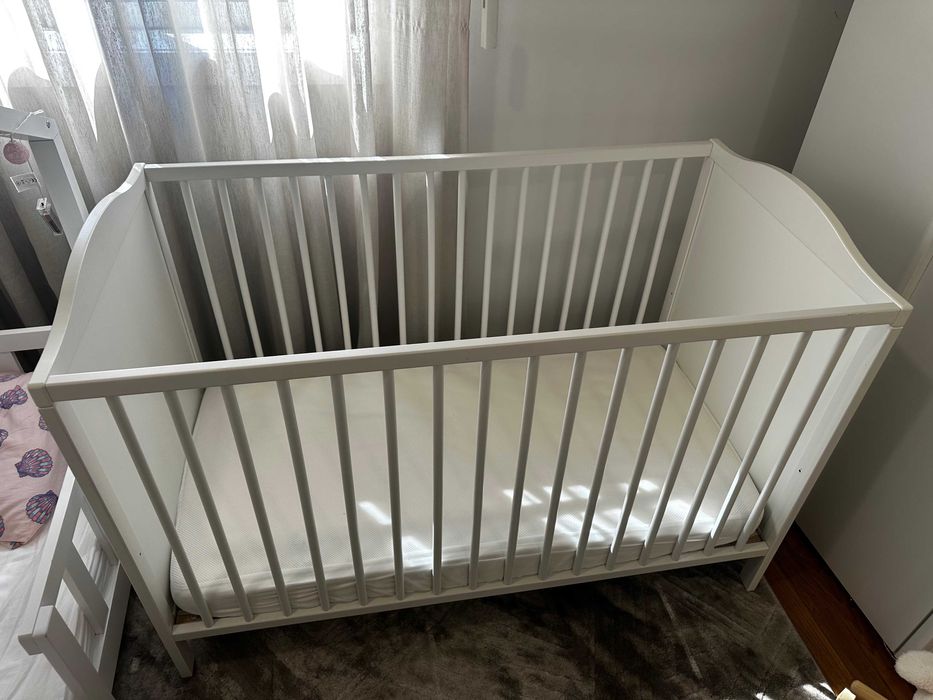 Berço de Bebé todo Branco