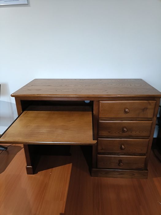 Secretária em Pinho Maciço