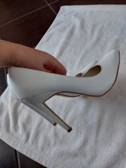 Czółenka białe 38 szpilki ślub wesele komunia sandały szpic piękne but