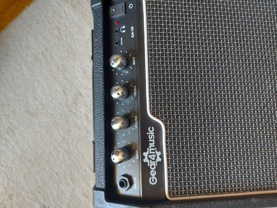 Wzmacniacz gitarowy Gear4Music GA-10