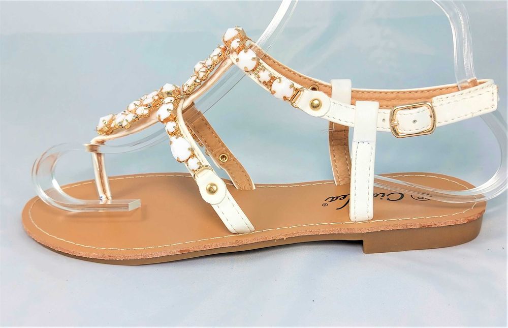 Sandały białe zdobione