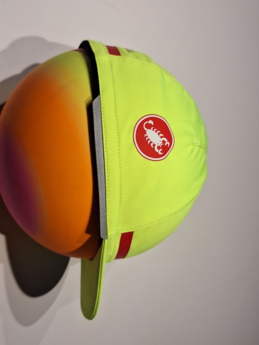Zimowa czapka na rower Castelli nauszniki windstoper odblaski  do bieg