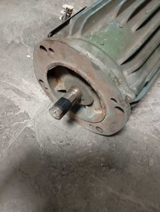 Sprzedam Silnik kołnierzowy 1,1kW 900obr.