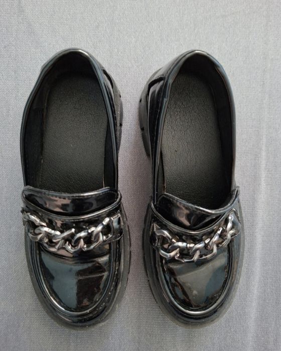 Buty lakierki dla dziewczynki