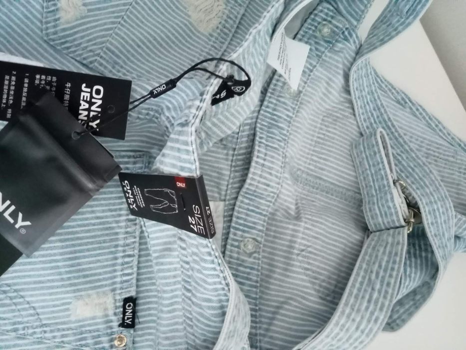 Spodnie ogrodniczki z przetarciami, spodnie boyfriend jeansy