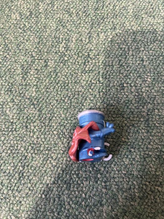 Sprzrdam figurki super zings