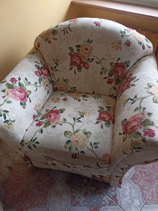 Sprzedam sofę i dwa fotele