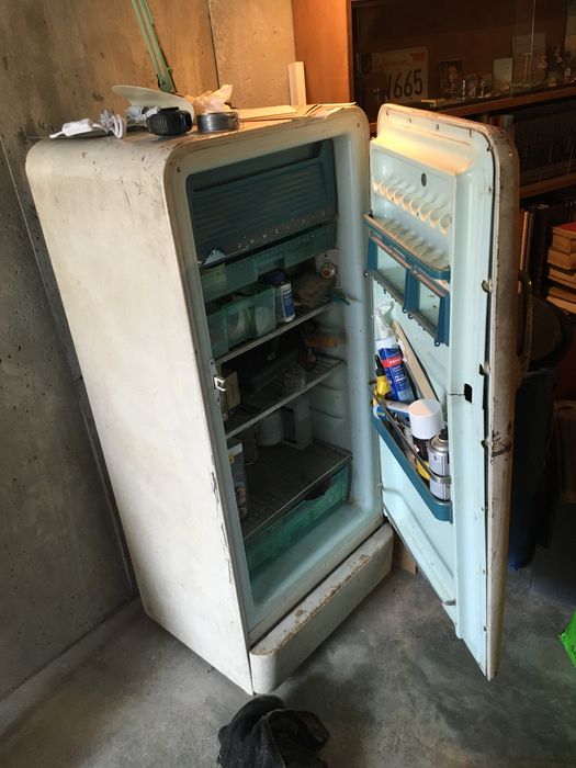 Frigirifico antigo para restaurar