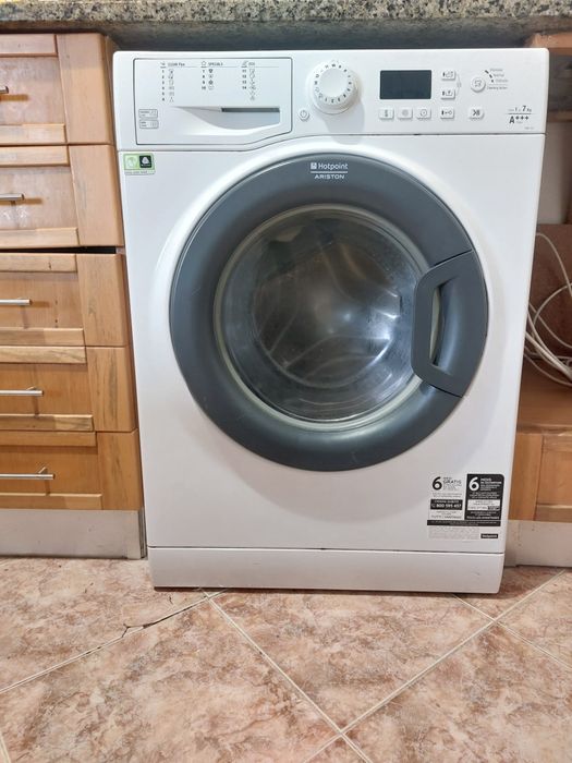Máquina lavar roupa - Hotpoint ANISTON