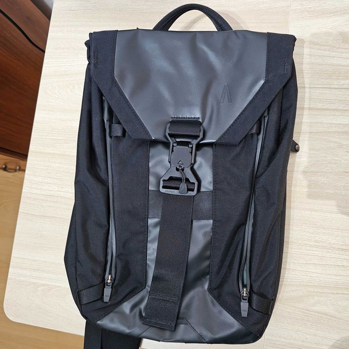 Boundary Supply Errant Sling Obsidian Black