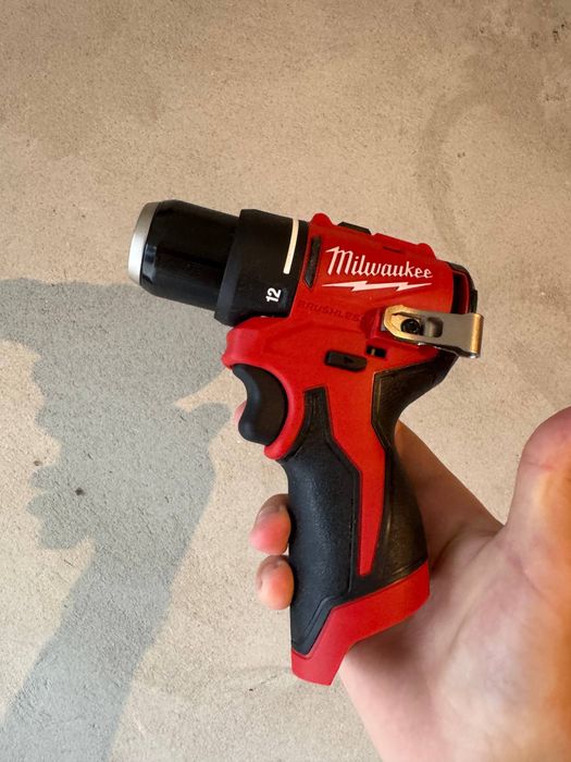 Milwaukee 2401 - 20 M12 Дрель Дриль Шуруповерт