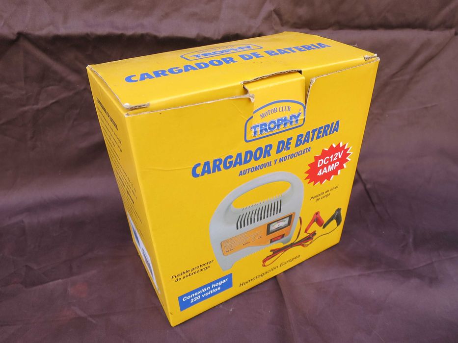 Carregador baterias automóvel moto DC12V 4 AMP funciona com 220 Volts