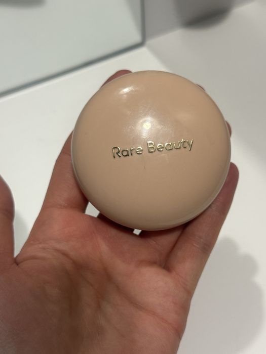 Rozświetlacz Rare Beauty