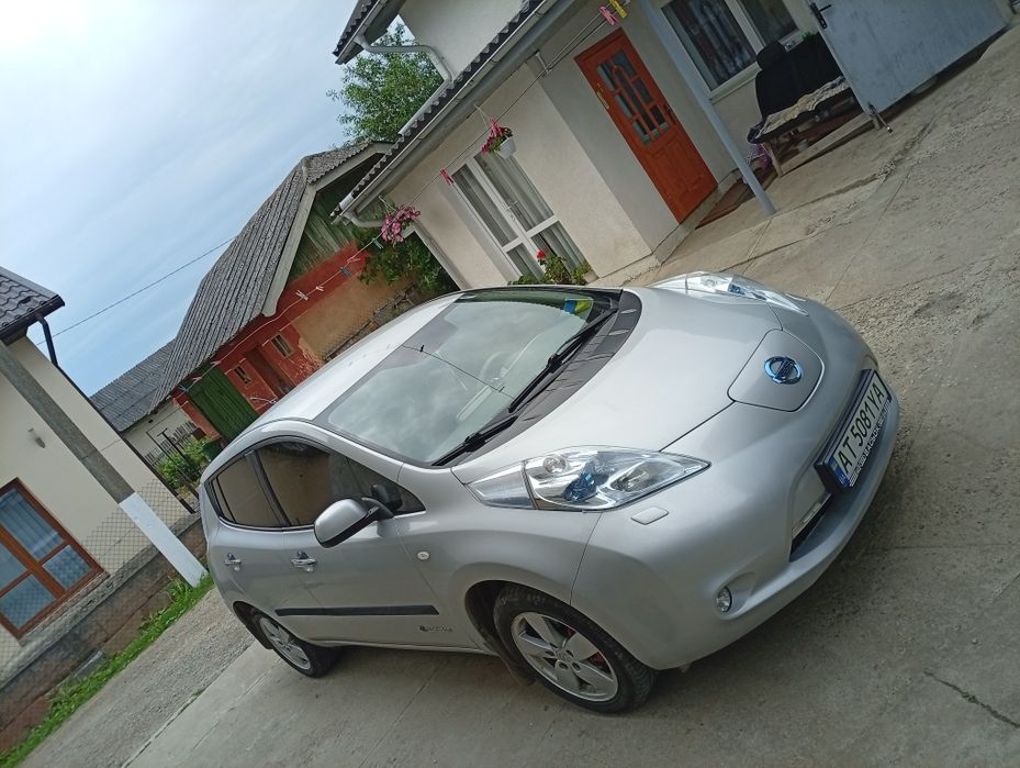 Nissan leaf ZE0 2012 р.в