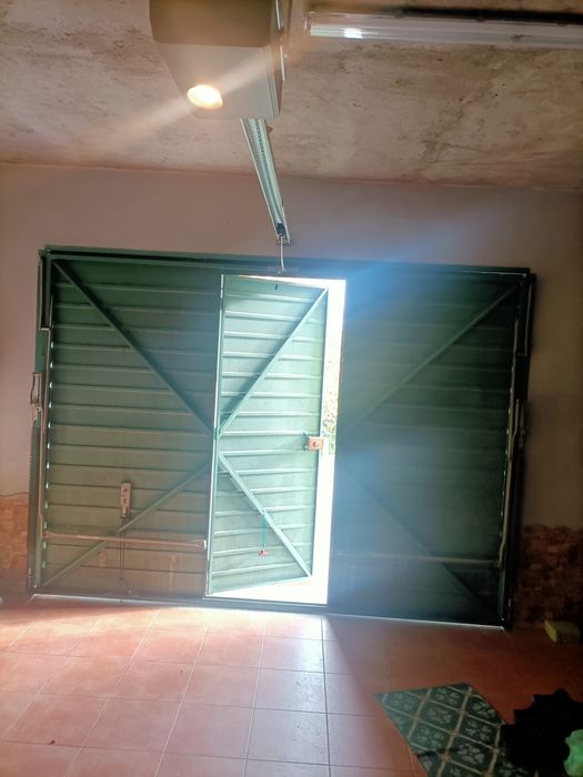 Portão Basculante com automatismo