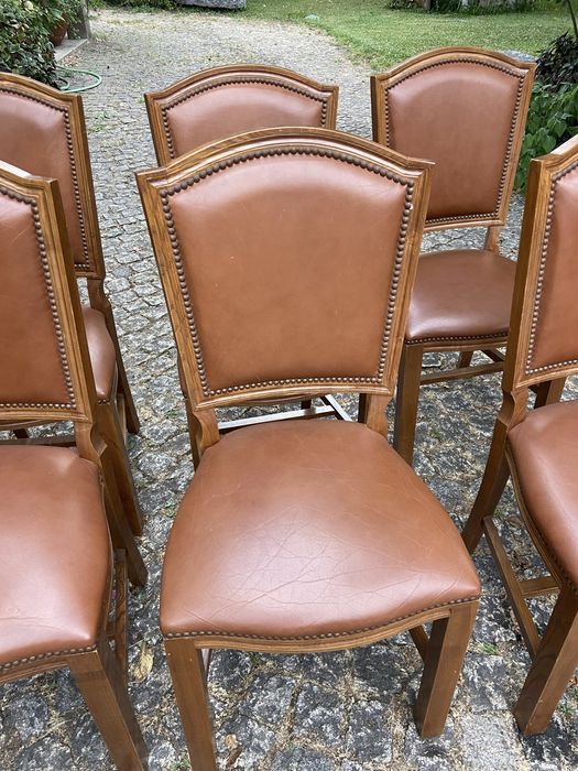 Cadeiras em pele sala de jantar
