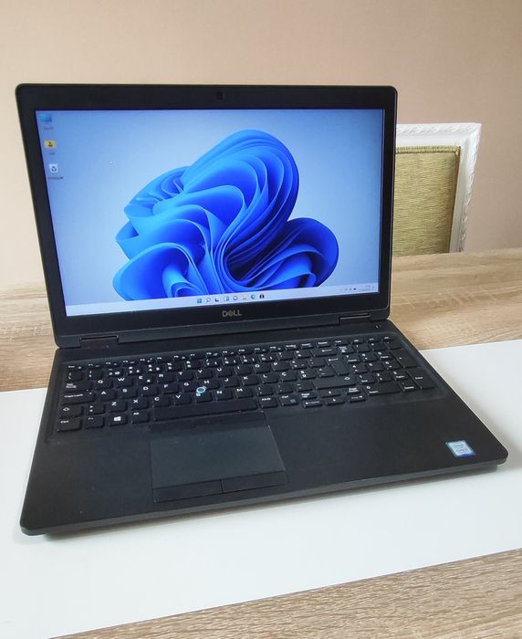 Dell Latitude 5590 – Intel i5 8250u – 16 GB RAM DDR4 – Nvme 256 GB