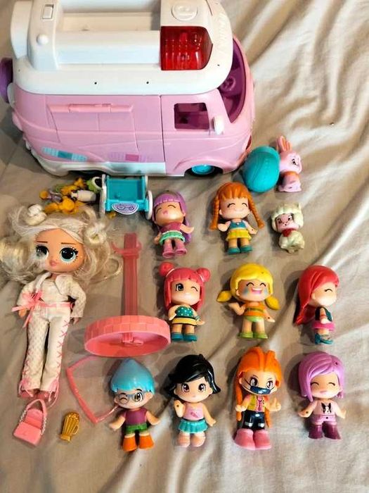 Conjunto de brinquedos de menina. 11 pinypom + ambulancia + acessórios + Boneca LOL