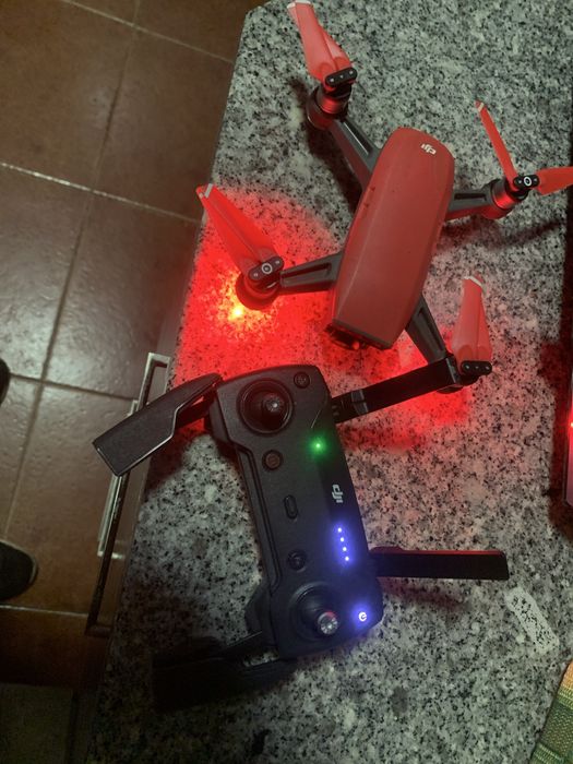 vendo drone DJI espark en muito bon estado.