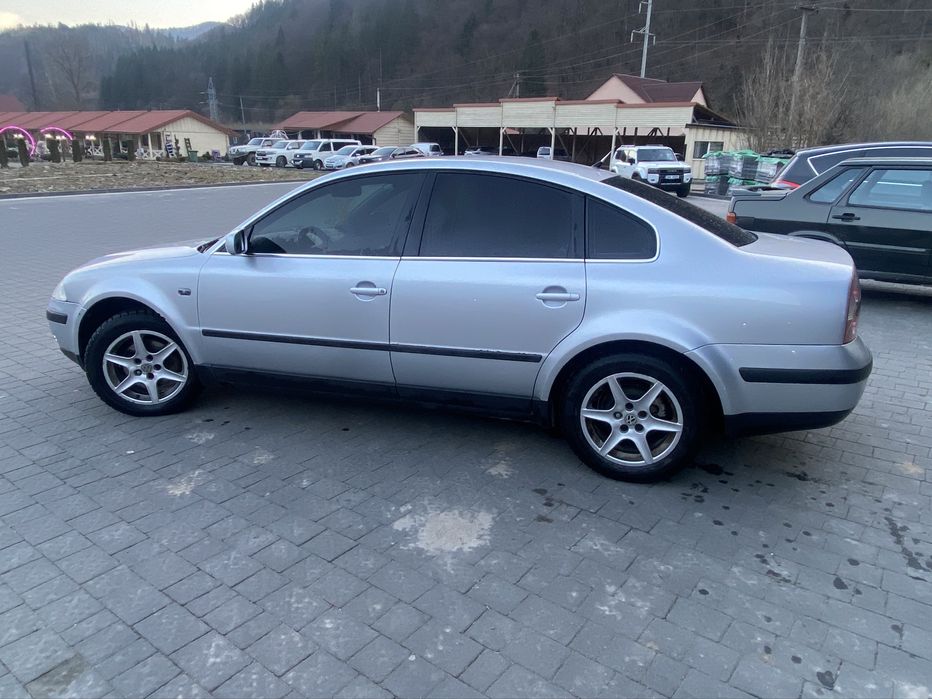 Автомобіль Фольксваген пасат б5+