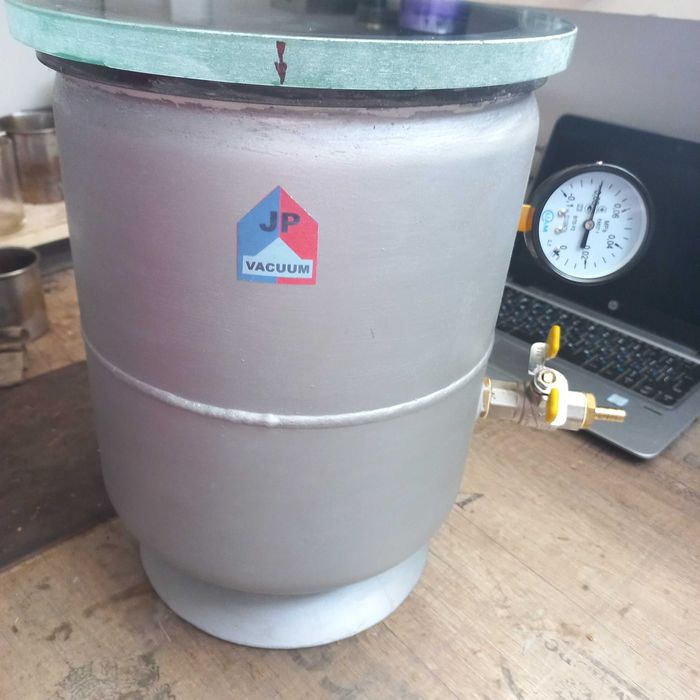 Вакуумна камера.Силікон,смола поліефірна,епоксидна.Вакуумная,силикон