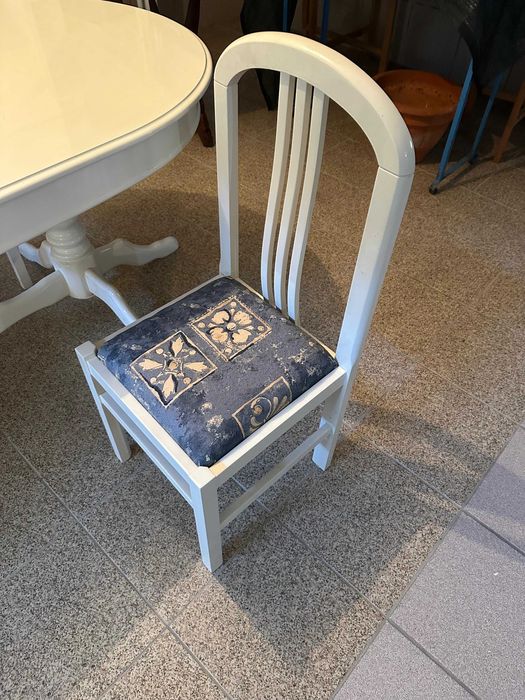 Mesa de Jantar Branca Extensivel e 6 cadeiras