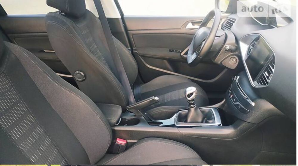 Peugeot 308 SW Blue HDI (люксова версія), 2015 року.