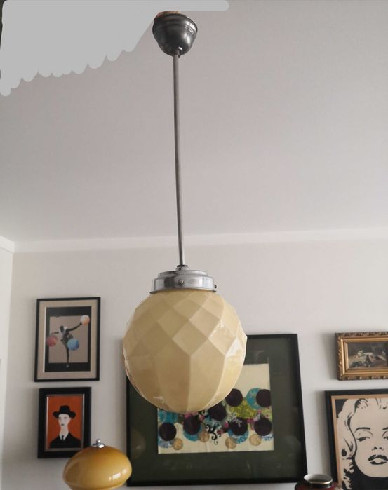 Candeeiro vintage, antigo, em vidro opalino bege