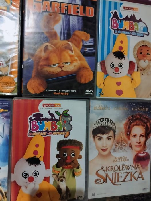 70 płyt DVD z bajkami.