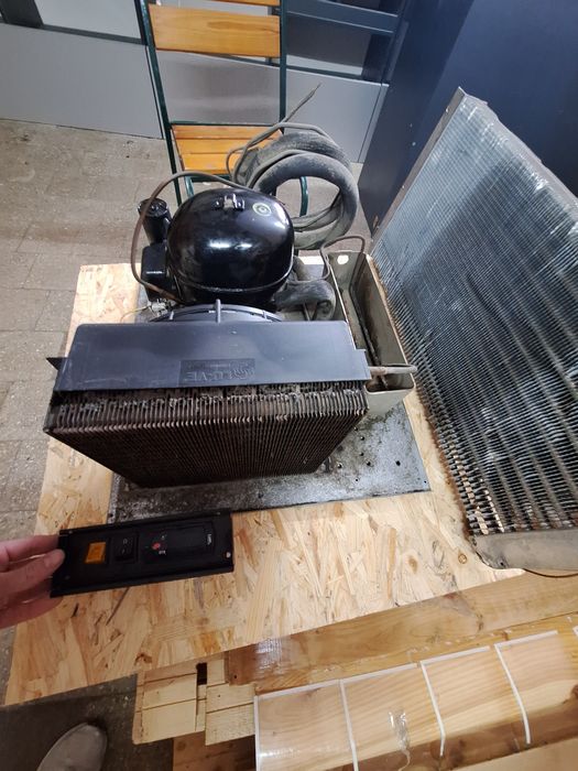 Компресор для холодильного шкафа