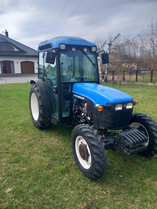 New Holland TN 80 F sadowniczy ogrodniczy sadownik  brutto