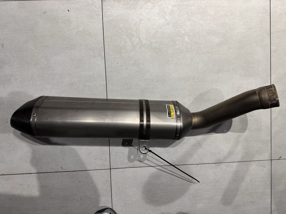 Прямоток Глушник Вихлоп  Akrapovic Yamaha fz1 fazer