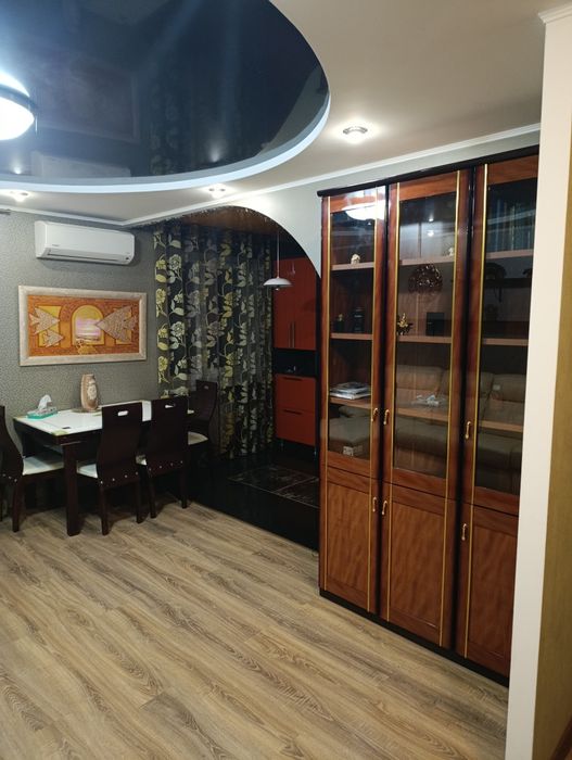 Срочная продажа стильной 2к квартиры на  пр.Героев Украины.