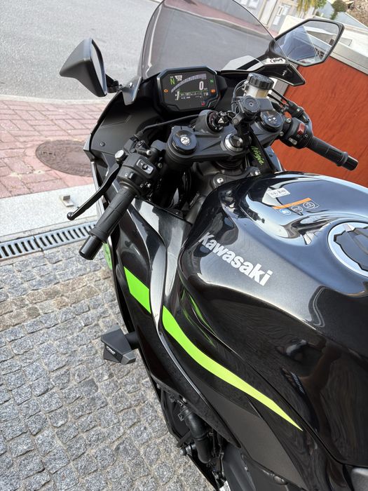 Kawasaki Ninja ZX6R 636