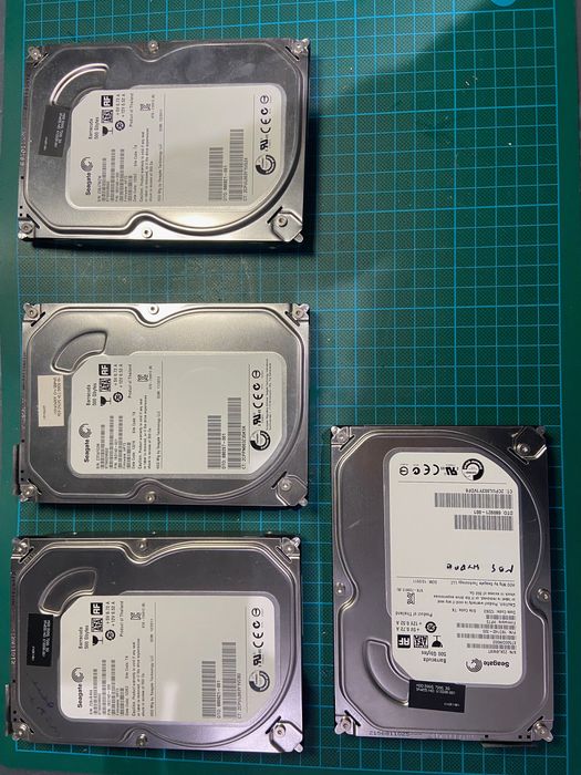 Vários Discos (mecânicos e SSD)