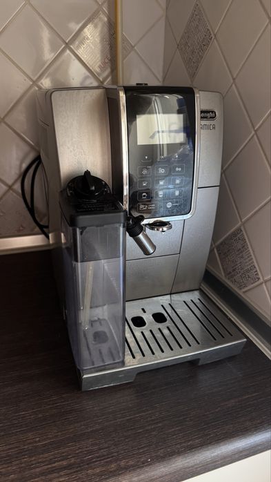 Кавомашина DeLonghi  Dinamica