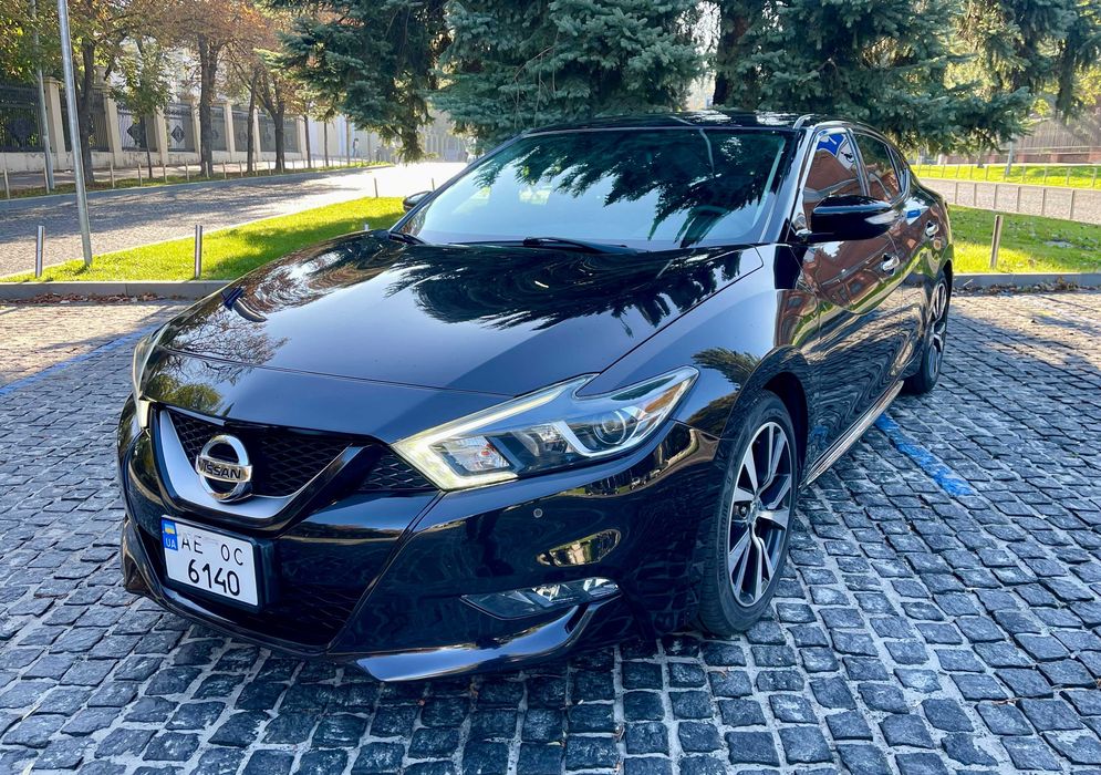 Nissan Maxima 2016 року, комплектація SV, двигун 3.5 V6, 300 к.с.