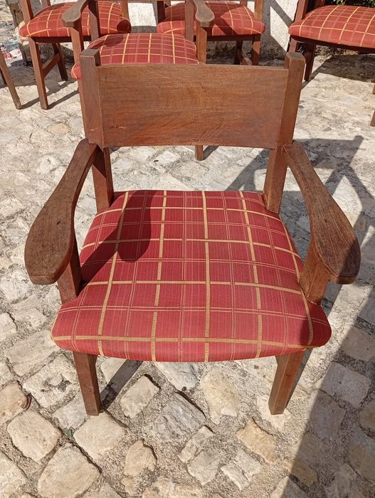 Cadeiras em madeira