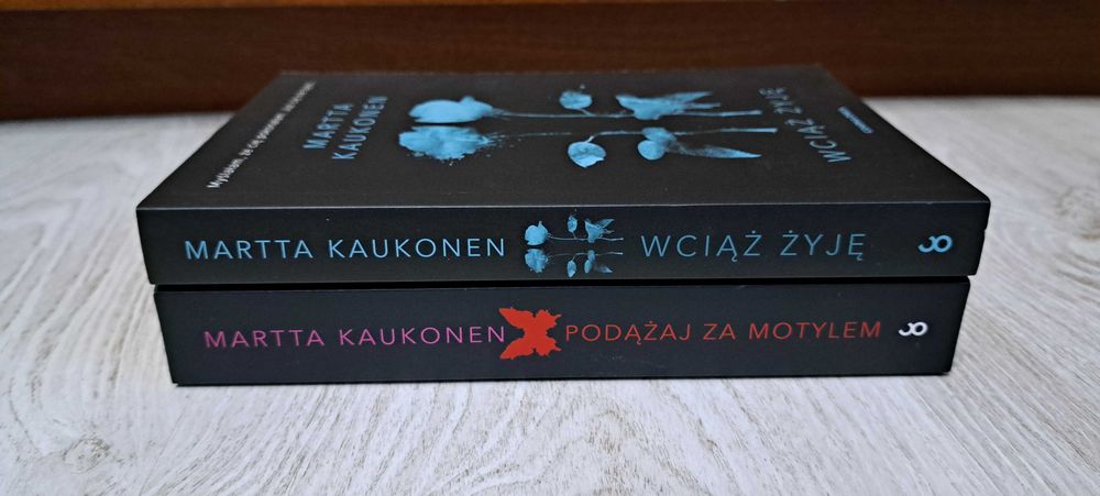 2x Martta Kaukonen Podążaj za motylem + Wciąż żyję   JAK NOWE