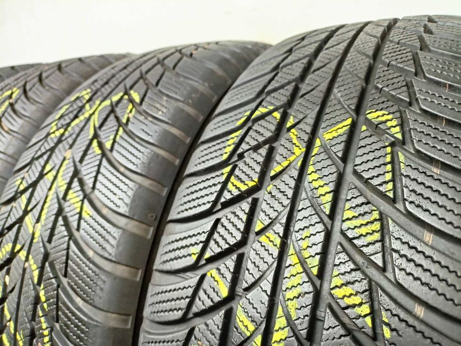 Bridgestone Blizzak LM001 205/60/16 18r. 92H 2x6,8mm 2x6,6mm (4048)