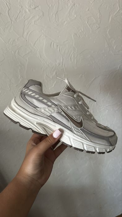 Кросівки жіночі Nike