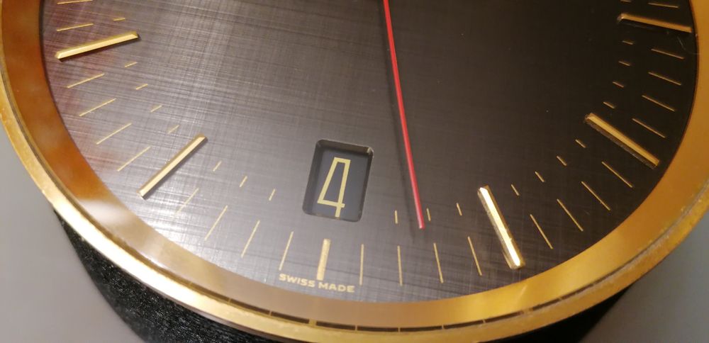 Relógio omega mesa truncated electromecânico