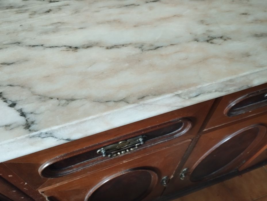 Conjunto de Sapateira com pedra em mármore e espelho com talha dourado