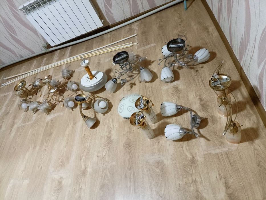Люстры , бра с лампами