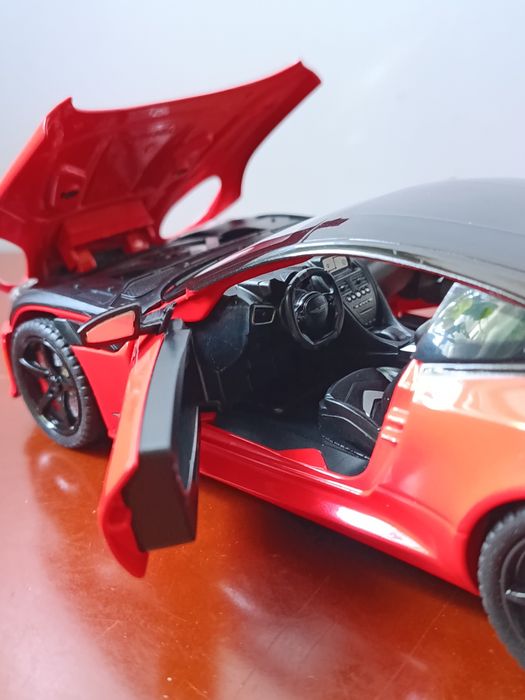 Модель Aston Martin DBS Superleggera 1/24