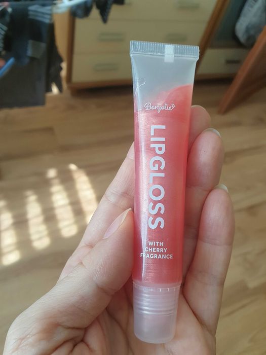 Blyszczyk do ust o zapachu wiśni Bonjolie 15ml