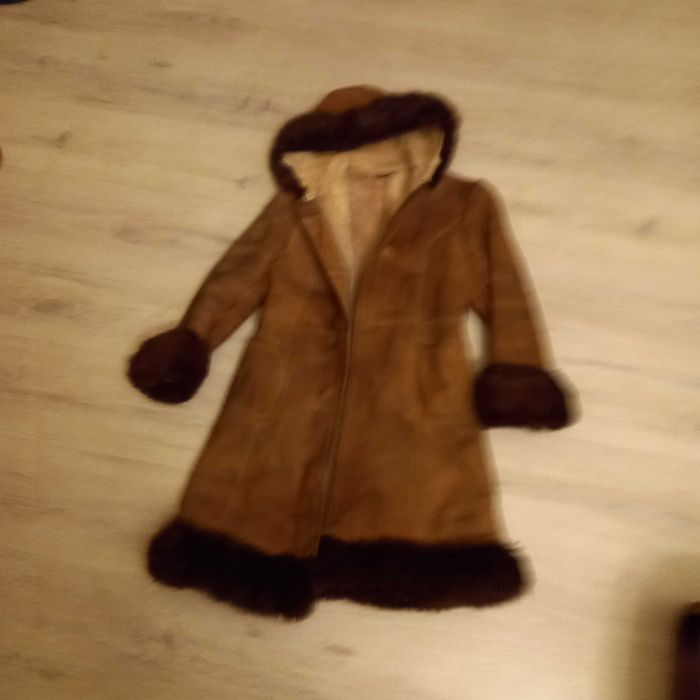 kożuch damski-młodzieżowy  r 34  do  1,50 wzrostu