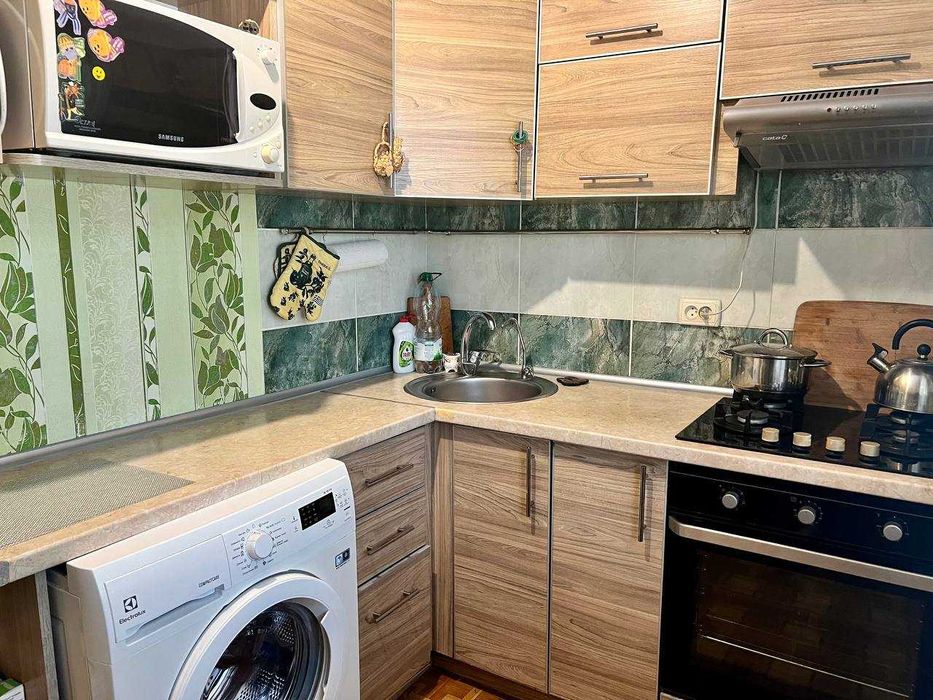 Продам 2х комнатную район "Варуса"