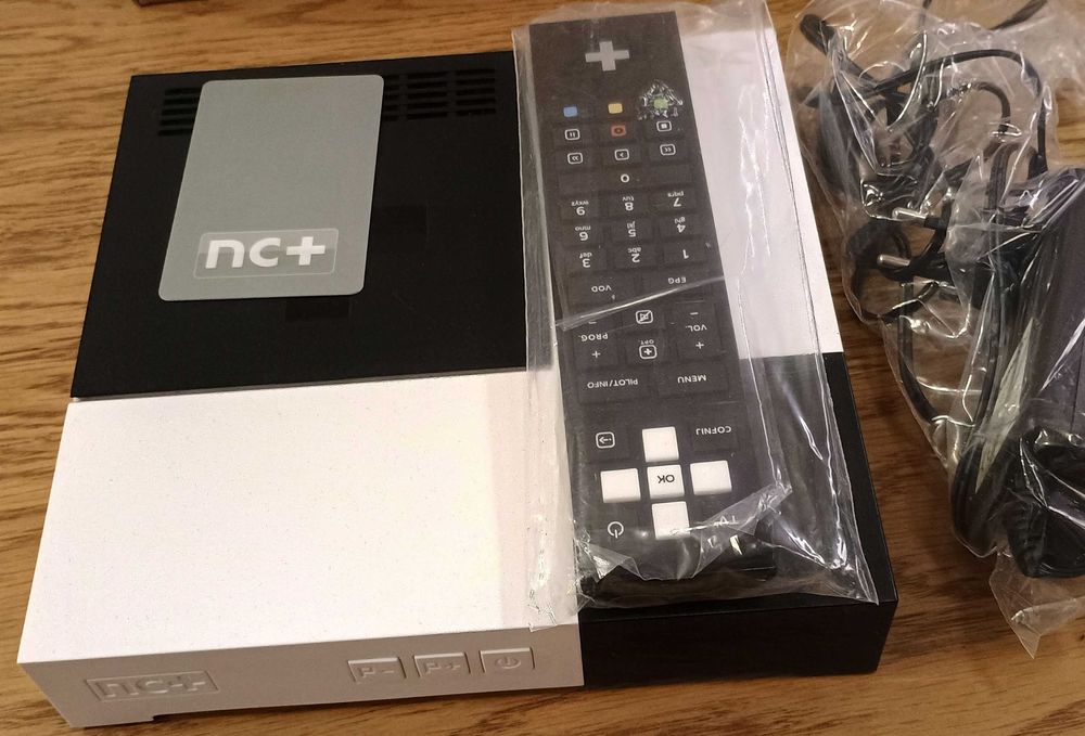Dekoder Sagemcom DSIW74 + pilot + zasilacz stan bdb